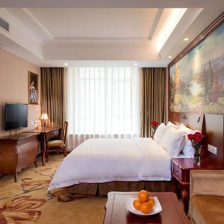Vienna Hotel Puning South Huancheng Road High-Speed Train Station Екстер'єр фото