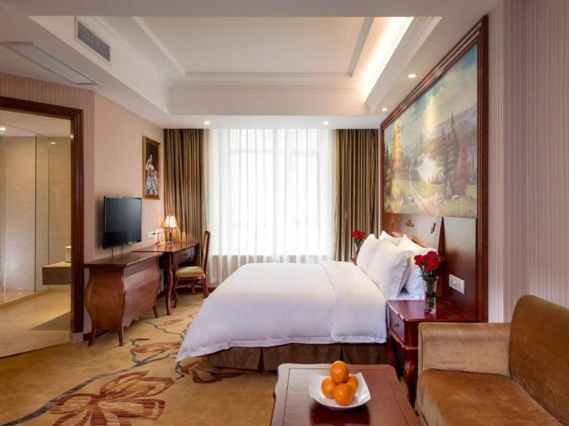 Vienna Hotel Puning South Huancheng Road High-Speed Train Station Екстер'єр фото