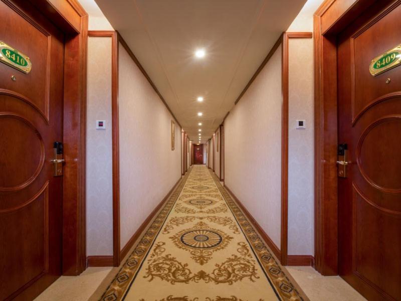 Vienna Hotel Puning South Huancheng Road High-Speed Train Station Екстер'єр фото